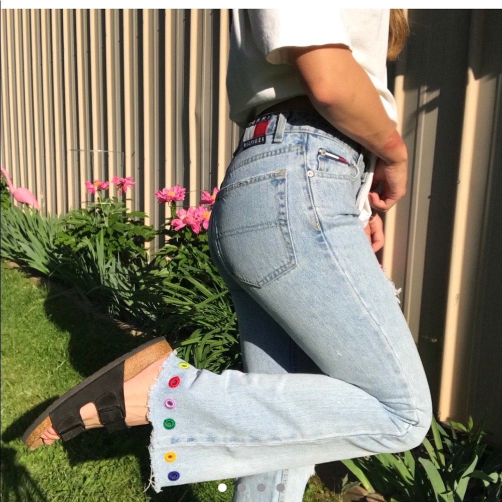 ONE OF A KIND TOMMY HILFIGER JEANS